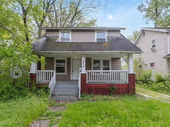 974 Lovers Ln, Akron, OH 44306