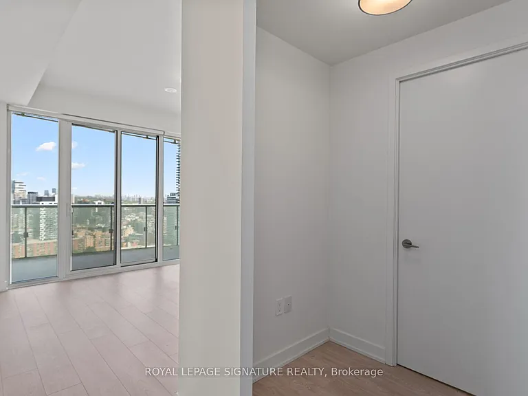 15 Queens Quay E #3305 — Photo 44