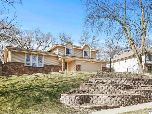 208 Forest Dr, Bellevue, NE 68005