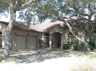 321 Champions Dr, Rockport, TX 78382