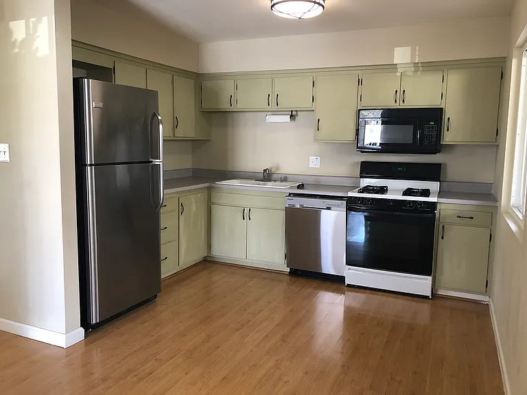 771 Brossard Dr — Photo 3