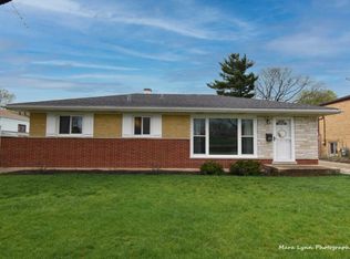 1053 S Main Dr, Lombard, IL
