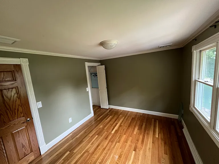 123 Lincoln Pkwy — Photo 2
