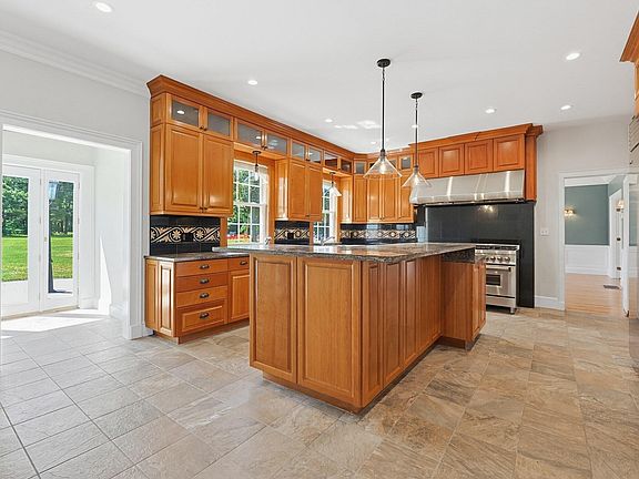 5th image of 54 Arlington Drive