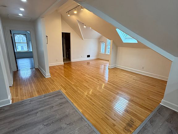 3rd image of 8 Strathallan Park Unit 4