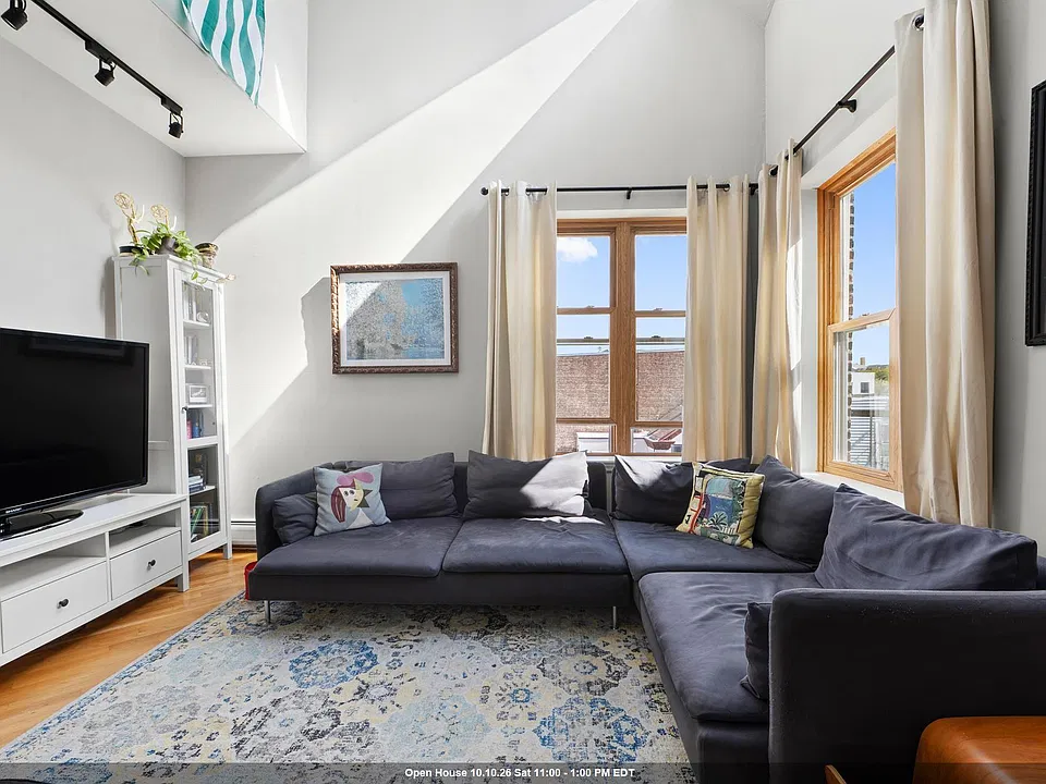 54 Magnolia Ave #4-2