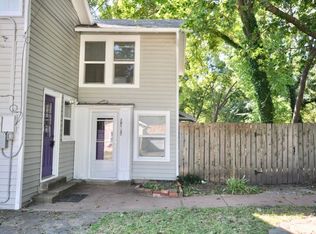 201 1/2 W Columbia St, Weatherford, TX 76086