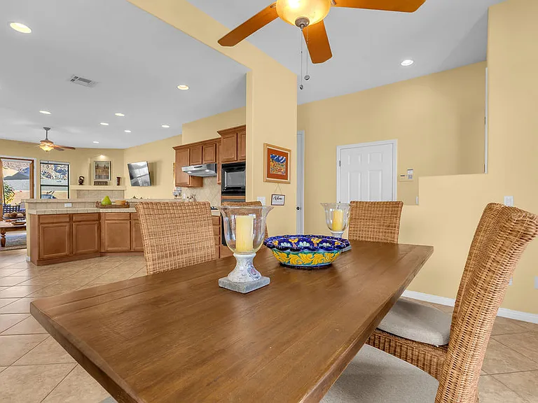 54052 Avenida Martinez — Photo 11