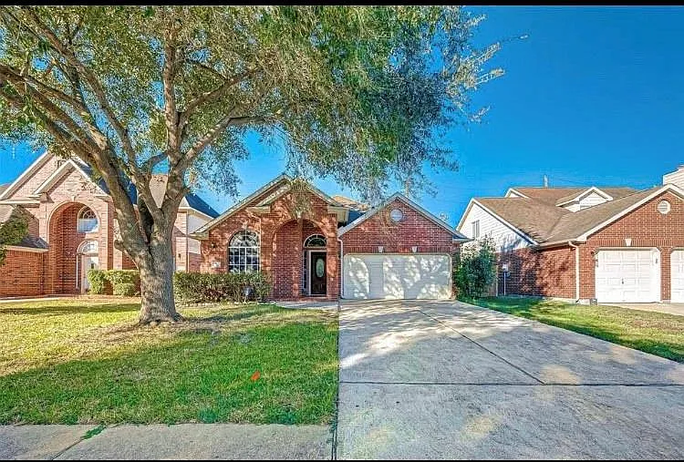 1710 Park Forest Dr — Photo 1