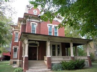 1006 W 3rd St, Sterling, IL 61081