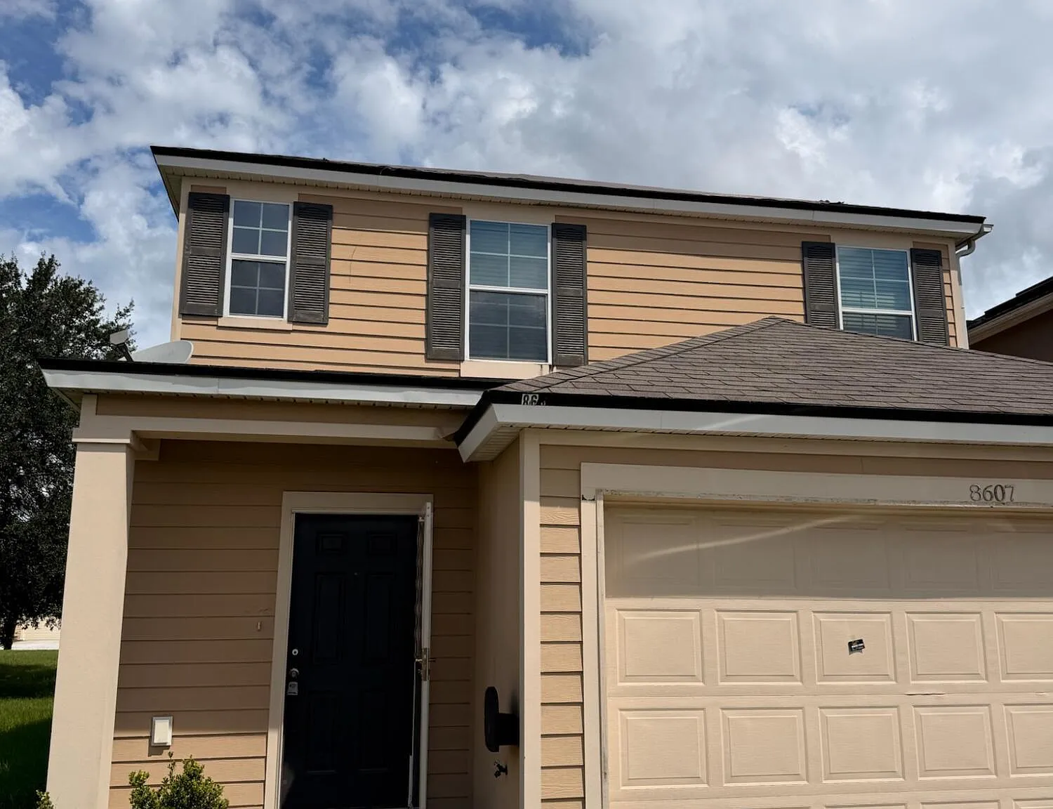 3 bed, 2.5 bath, 1949 sqft, $2,000 — Photo 2