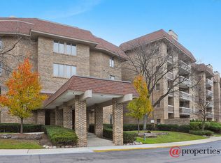 1250 Rudolph Rd APT 3A, Northbrook, IL 60062