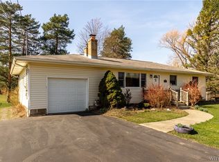5626 Newhouse Rd, East Amherst, NY 14051