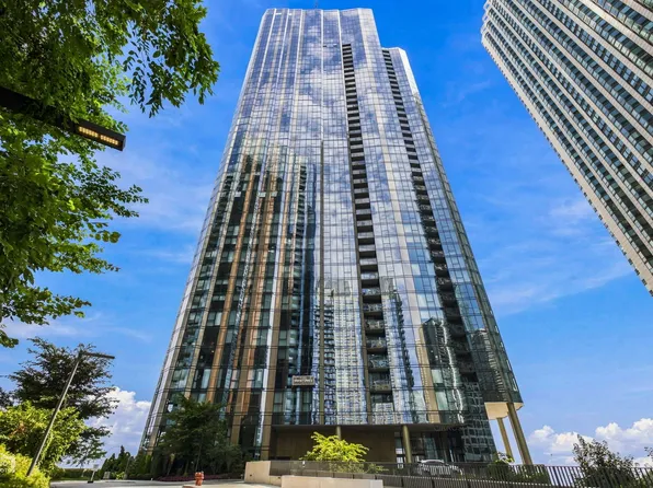 211 N Harbor Dr APT 3803, Chicago, IL 60601