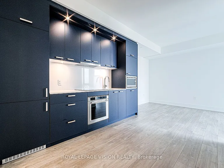 858 Dupont St #401 — Photo 9