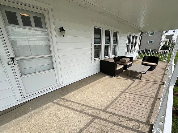 2nd image of 1294 Wolfangel Rd