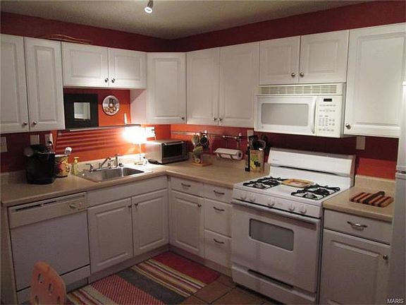 5th image of 7026 Raymond Ave