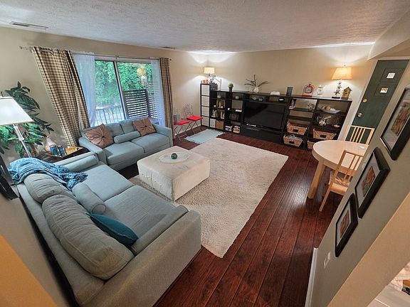 5th image of 3 Stratford Dr. Unit B202