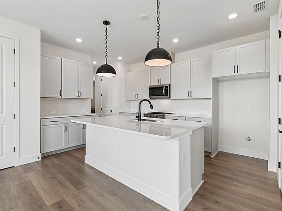 7th image of this home