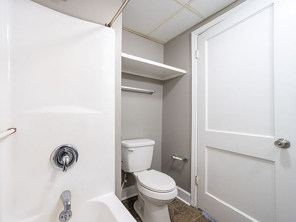 5th image of 187 Delmar Dr APT C