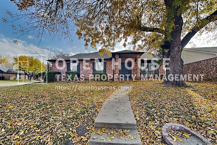 1st image of 4401 Seville Ln