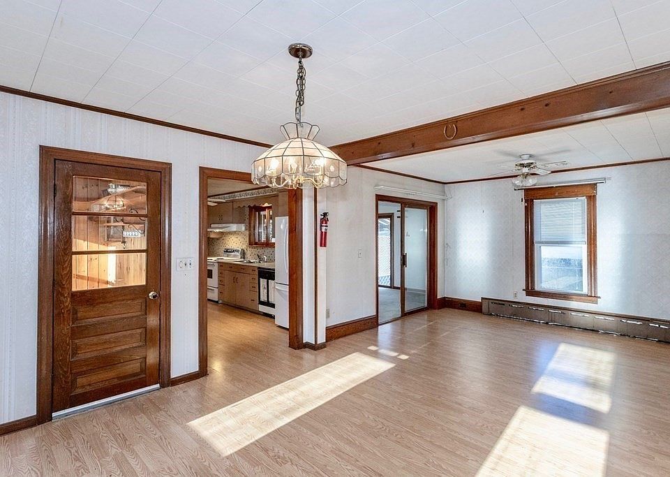 126 Montgomery St, Westfield, MA 01085 Zillow