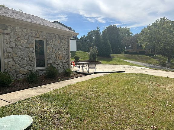 4th image of 1031 Lancashire Ln
