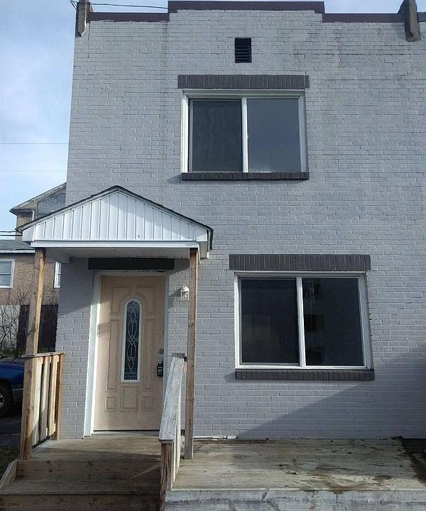 1st image of 200 Lewis St #Oak