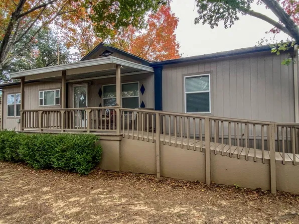 5723 Ensign Dr E, Fort Worth, TX 76119