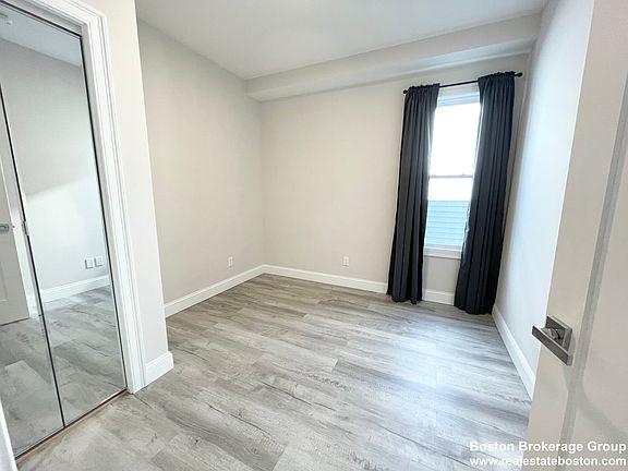 5th image of 23 Newport St #3