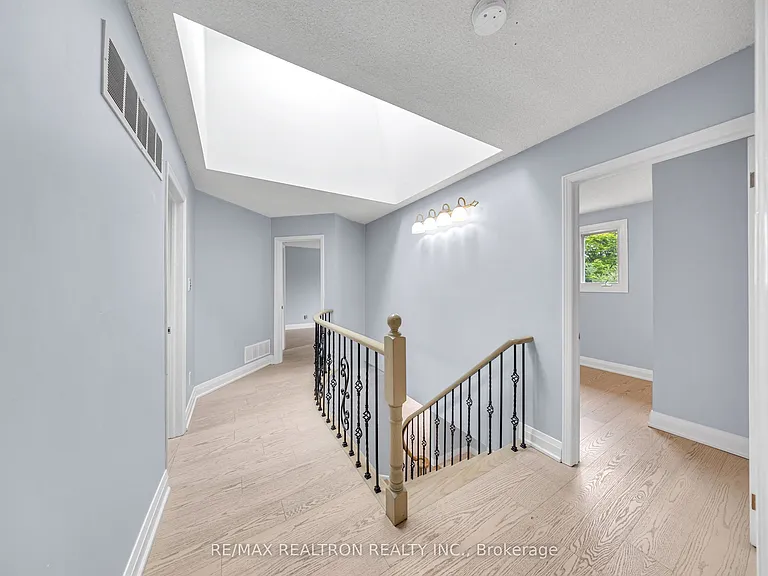 141 Hialeah Cres #UPPER — Photo 20