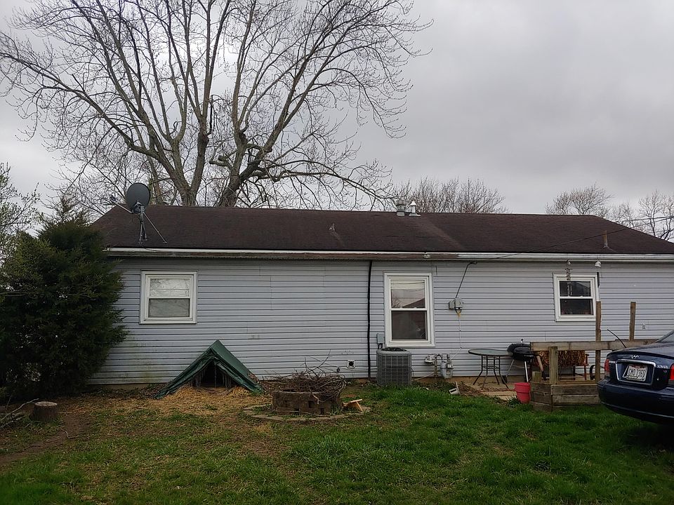 2nd image of 317 Pinewood Ave