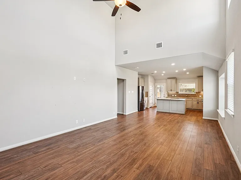 2034 Egret Ave — Photo 6