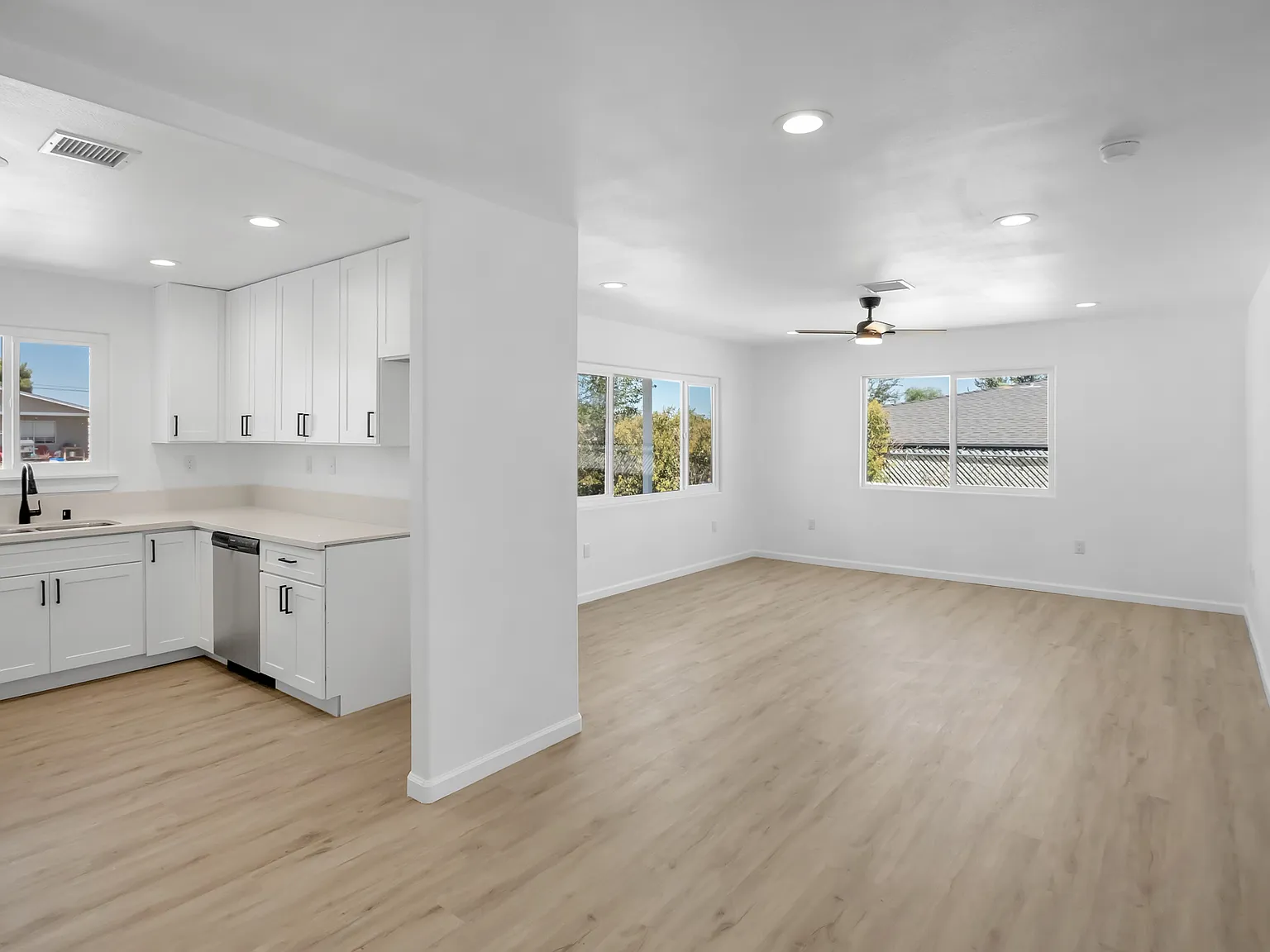 4 bed, 1220 sqft, $2,750 — Photo 1