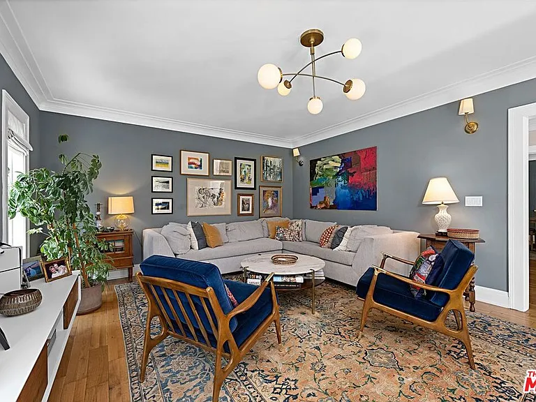 379 N Ridgewood Pl — Photo 5