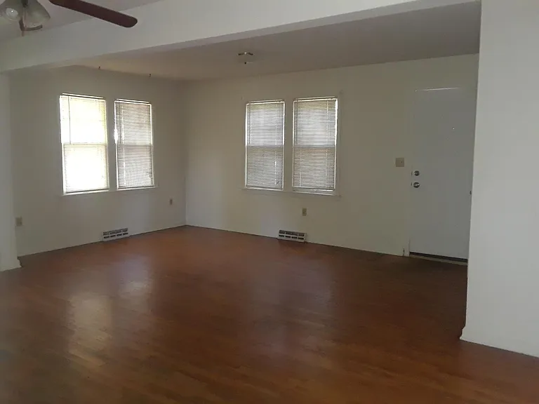 1508 W Ash St — Photo 2