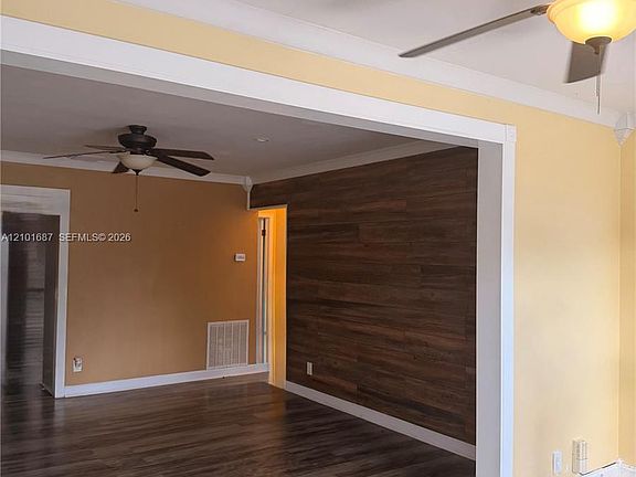 4th image of 2319 Taft St