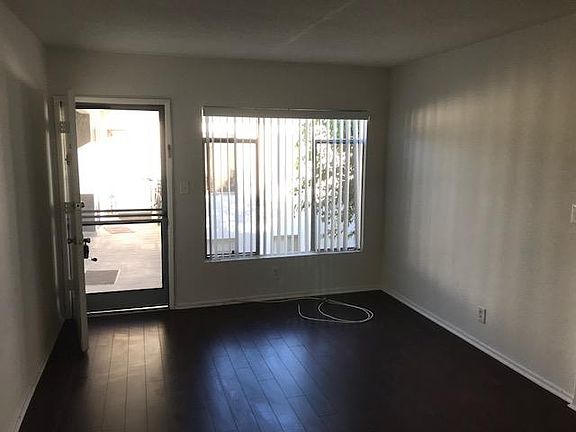 2nd image of 2320 Glendale Blvd APT 11