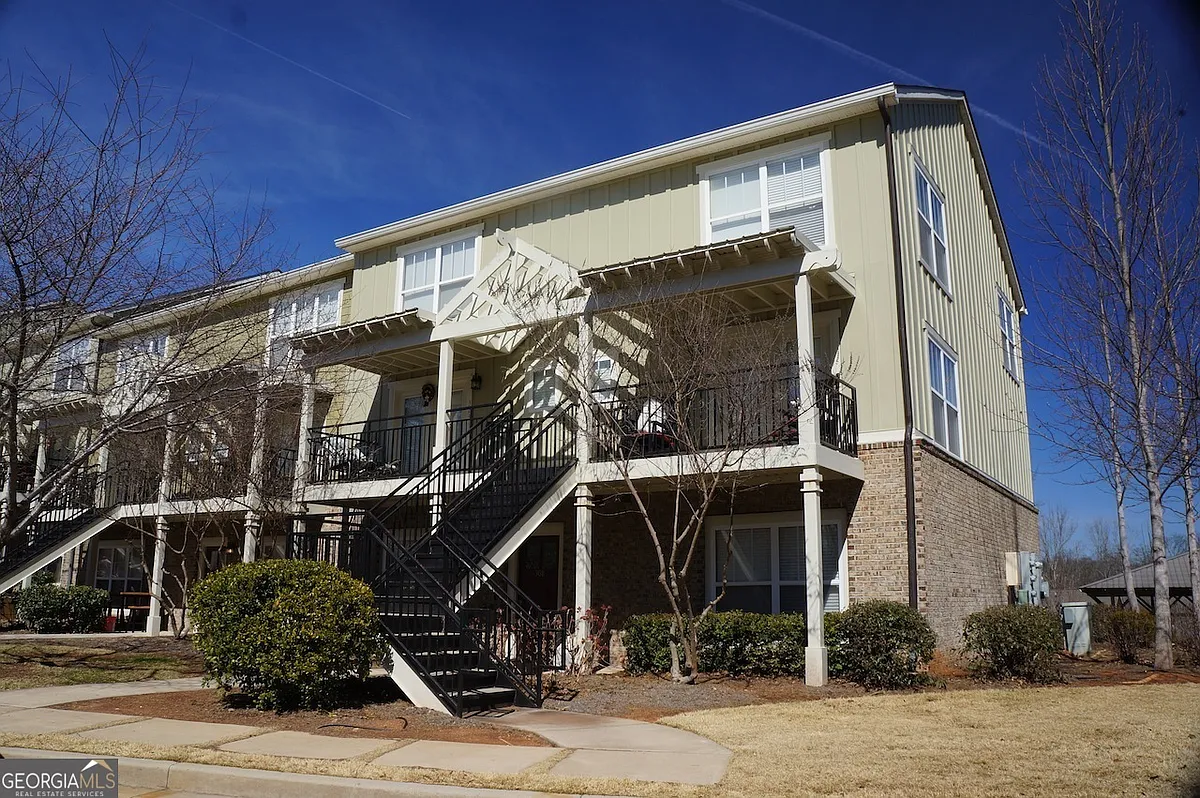 Building Photo - 490 Barnett Shoals Rd #237