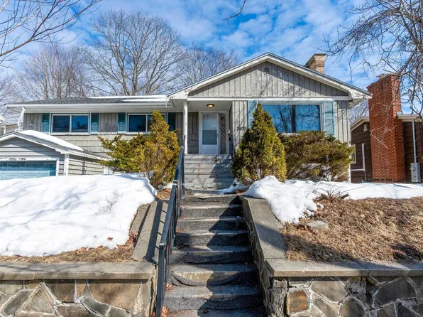 2835 Joseph Howe Dr, Halifax, NS B3L 4G8