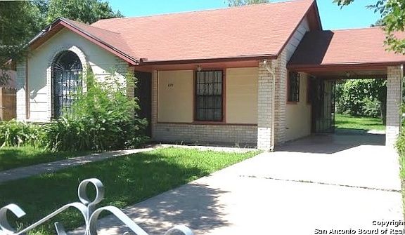 2nd image of 2211 Vera Cruz St