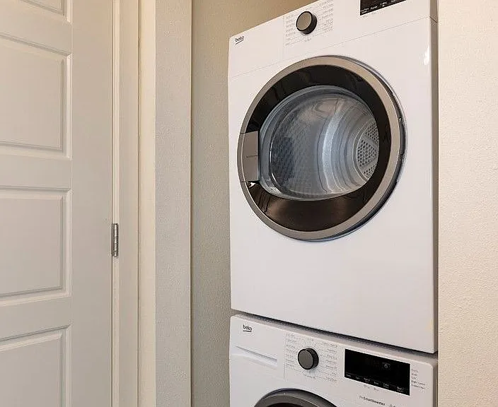Seattle 3 Bedroom Apartment for Rent | Newly Remodeled Home with In-Unit Washer/Dryer, Private En... — Photo 34