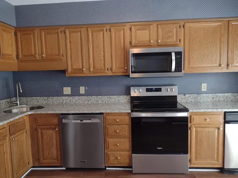 3541 Londonderry Ln — Photo 5