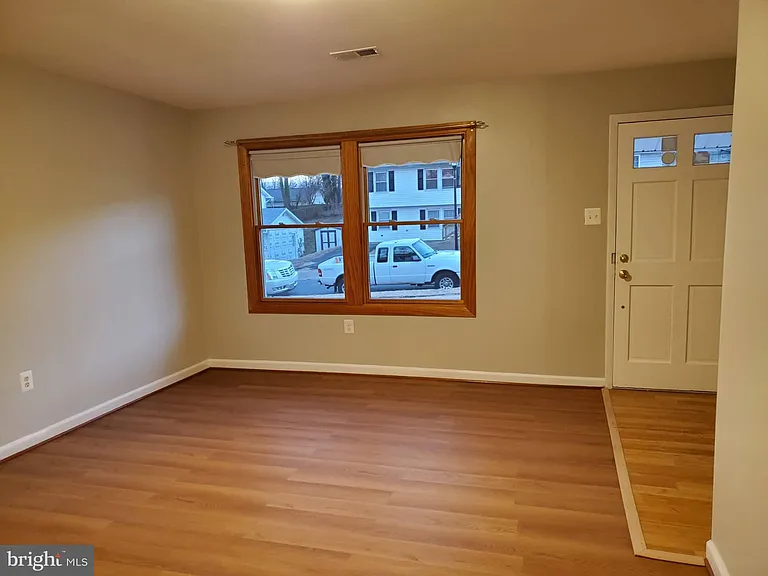 1321 Greyswood Rd — Photo 2