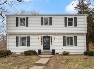 1239 Crescent Dr, Council Bluffs, IA 51503