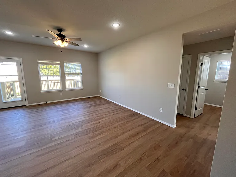 3337 W McCanse St — Photo 9