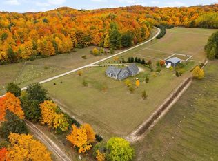 800 S Herman Rd, Suttons Bay, MI 49682