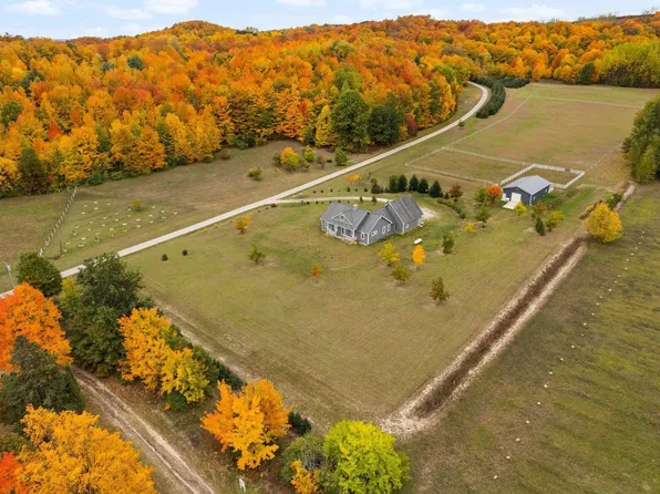 800 S Herman Rd, Suttons Bay, MI 49682