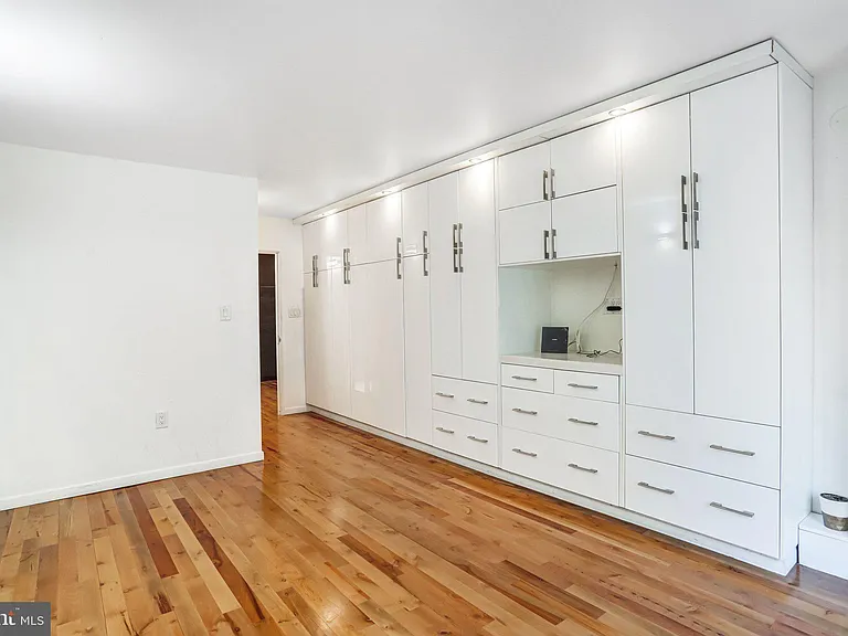 1718 P St NW #307 — Photo 9