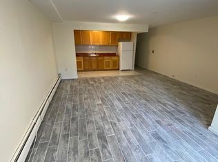 689 E 219th St FLOOR 1, Bronx, NY 10467